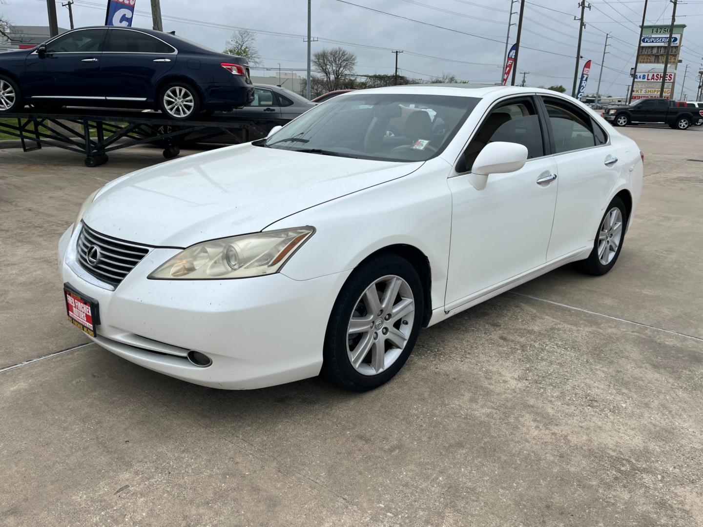 2007 white /TAN Lexus ES 350 (JTHBJ46G472) , Automatic transmission, located at 14700 Tomball Parkway 249, Houston, TX, 77086, (281) 444-2200, 29.928619, -95.504074 - Photo#2